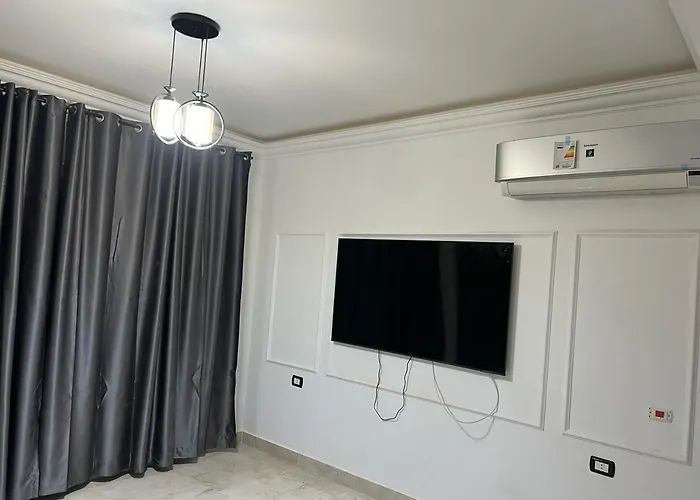 Alpesi faház في ماونتن فيو العين السخنة Vip In Mountain View Sokhna Families Only