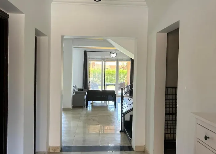 Alpesi faház في ماونتن فيو العين السخنة Vip In Mountain View Sokhna Families Only